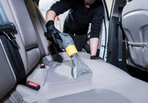Pranie tapicerki samochodowej zimą Auto Detailing Gleam Works Dębogórze k. Kosakowa